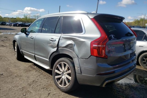 фото Volvo XC90 T6