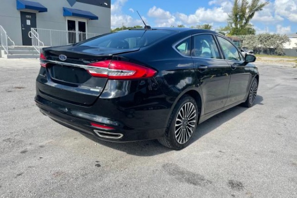 фото Ford Fusion SE