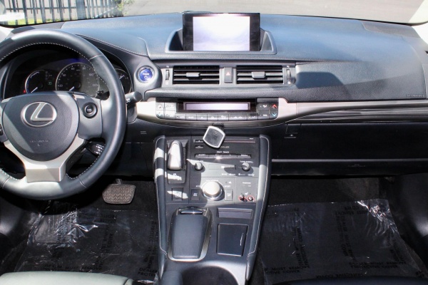 фото Lexus CT 200