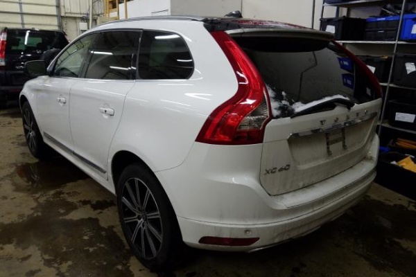 фото Volvo XC60 PREMIER