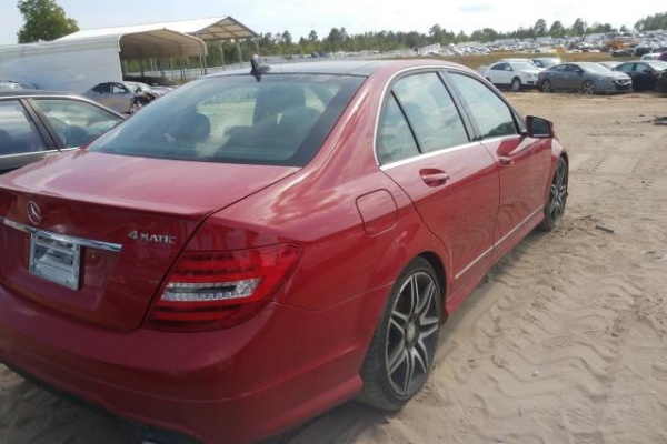 фото Mercedes-BenzC 300 4MATIC