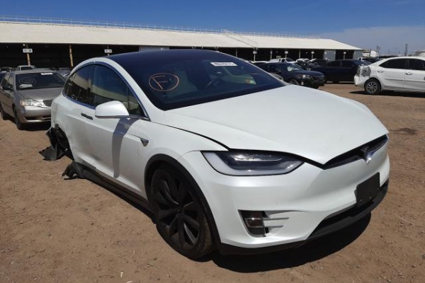 фото Tesla MODEL X