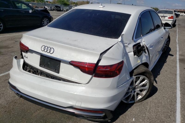 фото Audi A4 Premium