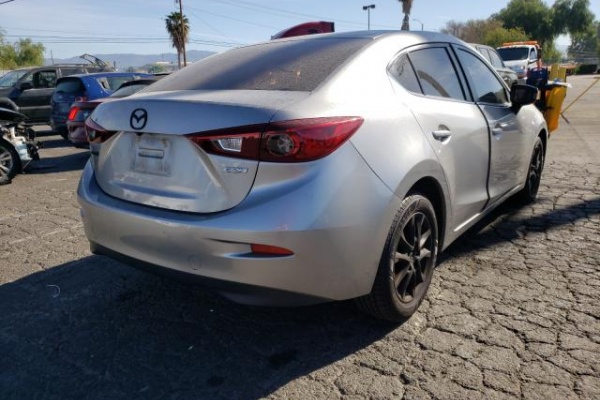 фото Mazda 3 SPORT