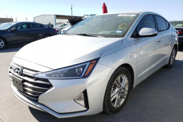 фото HYUNDAI ELANTRA