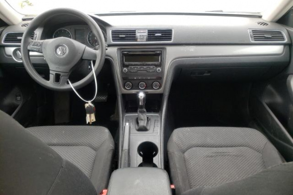 фото Volkswagen Passat S