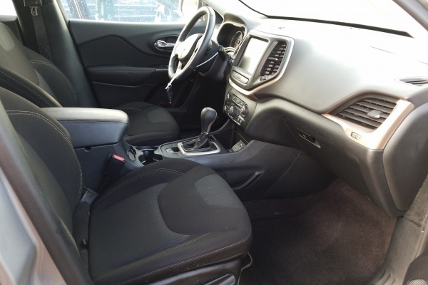 фото Jeep Cherokee LATITUDE