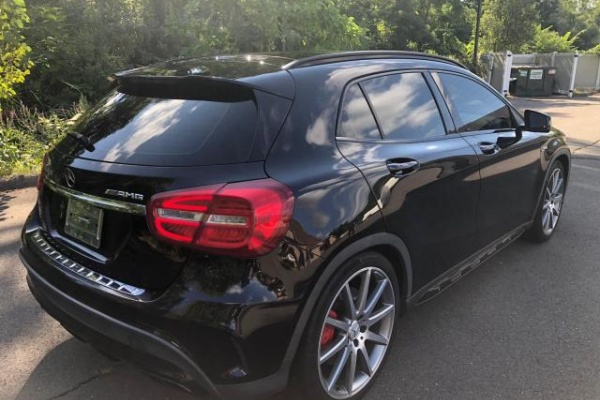 фото Mercedes GLA 45 AMG
