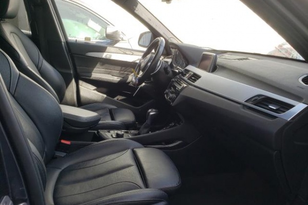 фото BMW X1 SDRIVE28I
