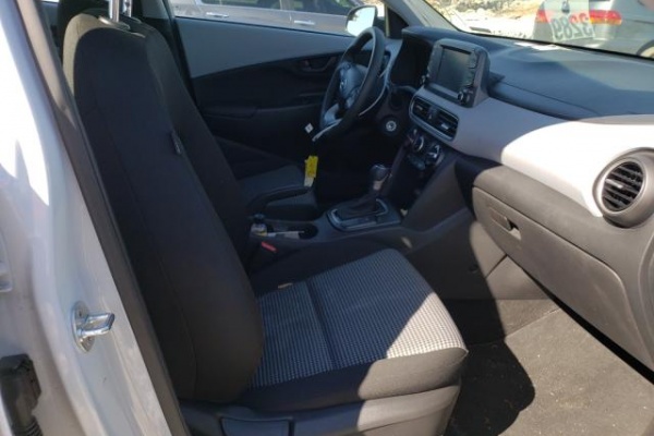 фото Hyundai Kona SE