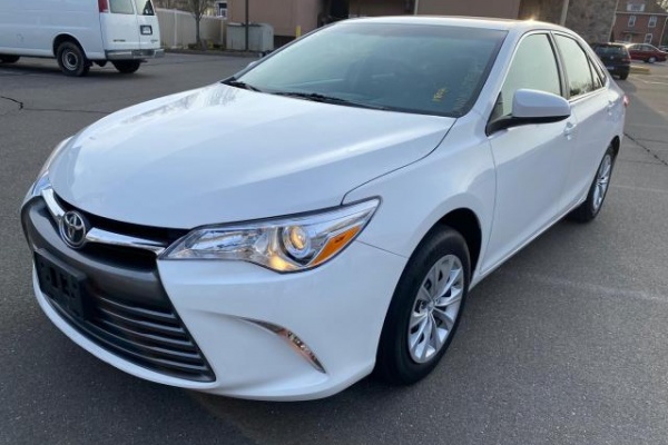 фото Toyota Camry LE