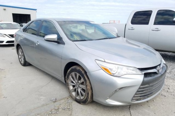 фото Toyota Camry LE
