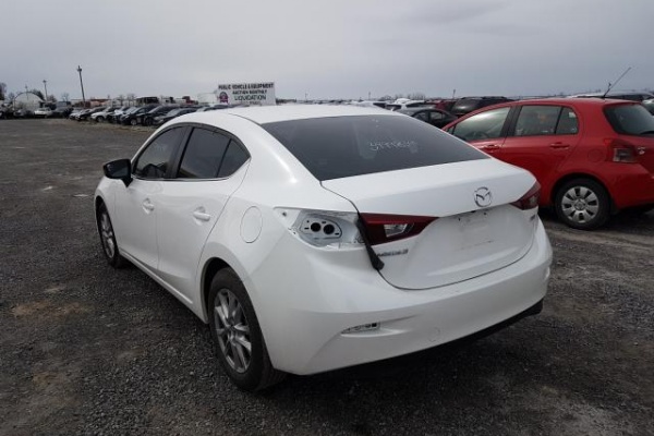 фото Mazda 3 TOURING