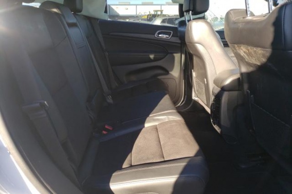 фото jeep  GRAND CHEROKEE LAREDO