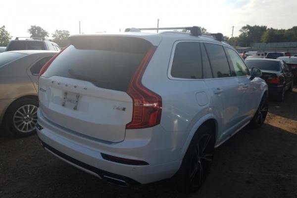 фото Volvo XC90 T6