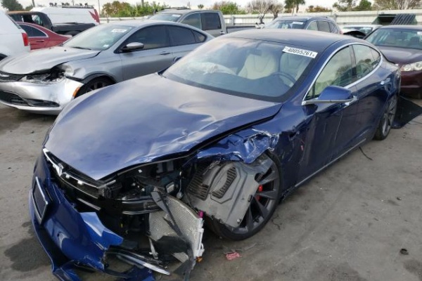 фото Tesla MODEL S