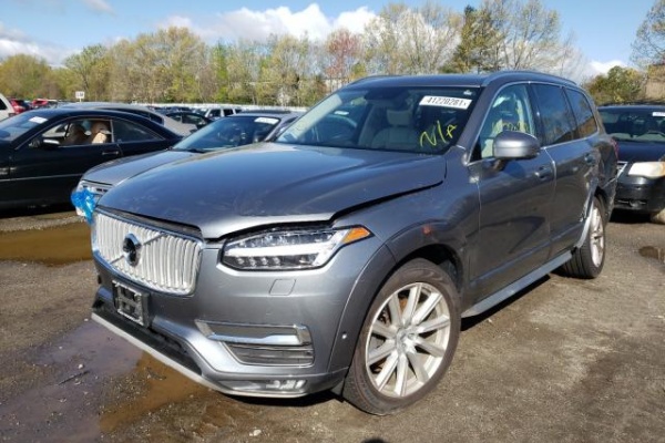 фото Volvo XC90 T6