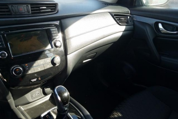 фото Nissan ROGUE S