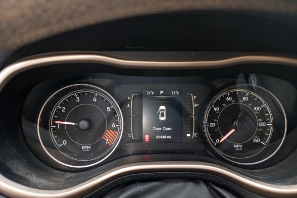 фото Jeep Cherokee SPORT