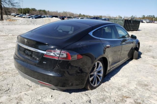 фото Tesla MODEL S