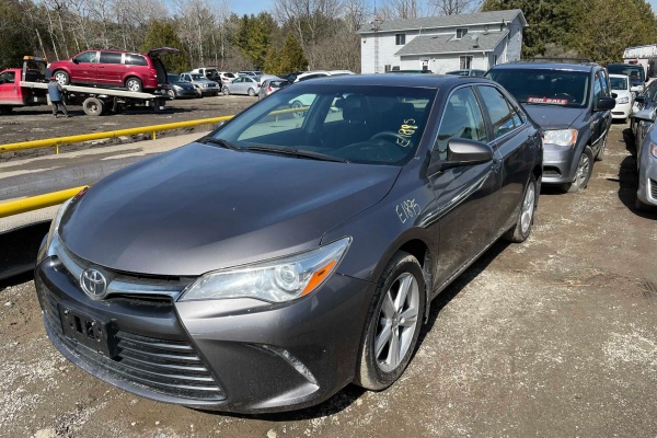 фото Toyota Camry LE