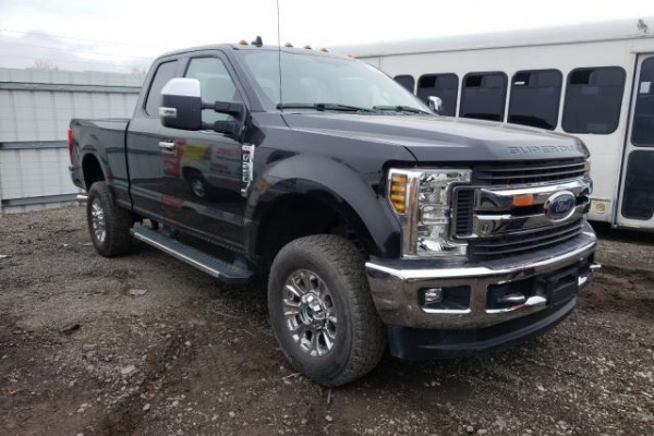 фото Ford F-150 SUPER DUTY