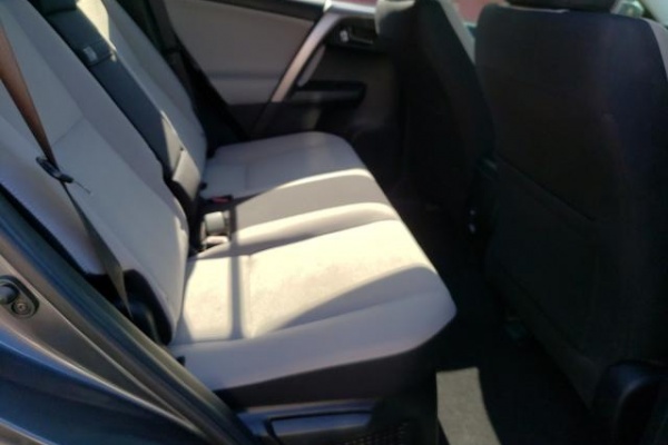 фото Toyota RAV4 HV LE