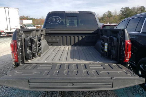 фото Ford F-150 RAPTOR