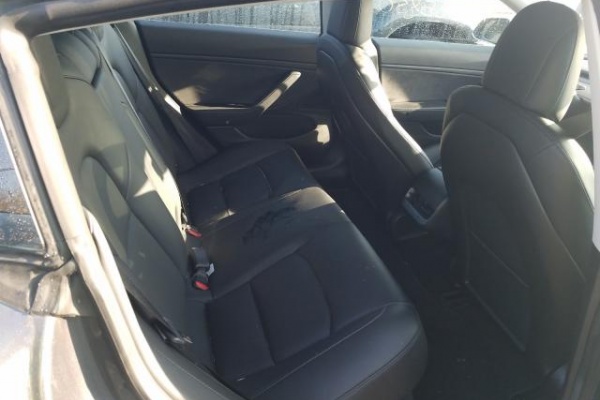 фото Tesla MODEL 3