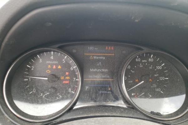 фото Nissan Rogue SPORT S