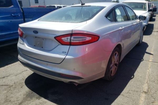 фото Ford Fusion SE