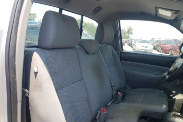 фото TOYOTA TACOMA