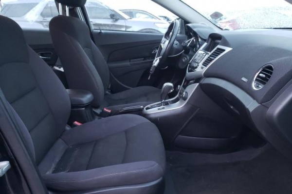 фото Chevrolet Cruze LT