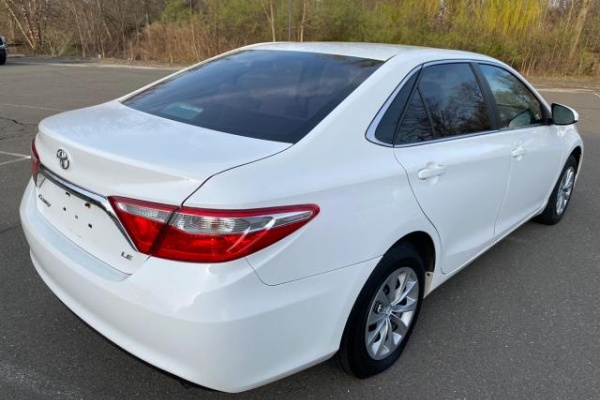 фото Toyota Camry LE