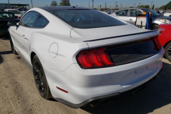 фото Ford Mustang