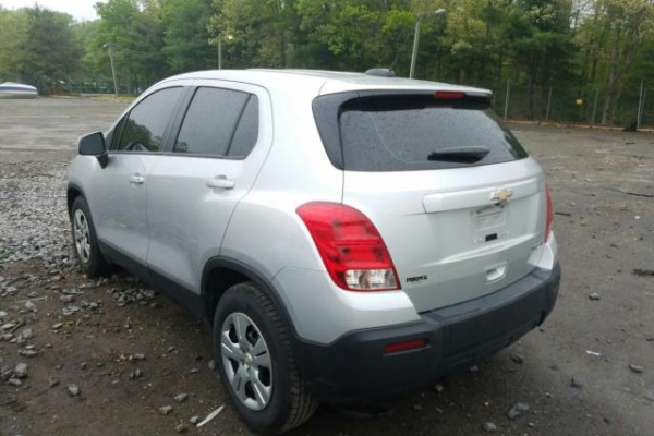 фото Chevrolet Trax LS