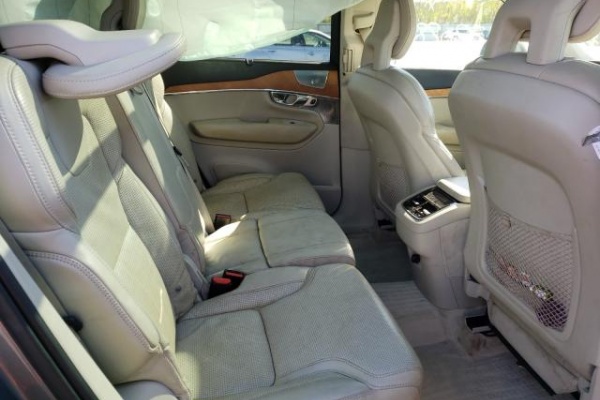 фото Volvo XC90 T6