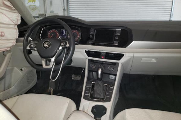 фото Volkswagen Jetta S