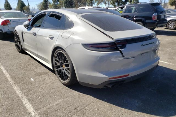 фото PORSCHE PANAMERA TURBO S E-HYBRID