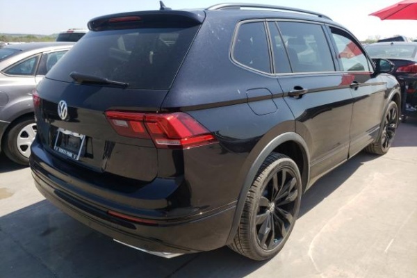 фото Volkswagen Tiguan SE