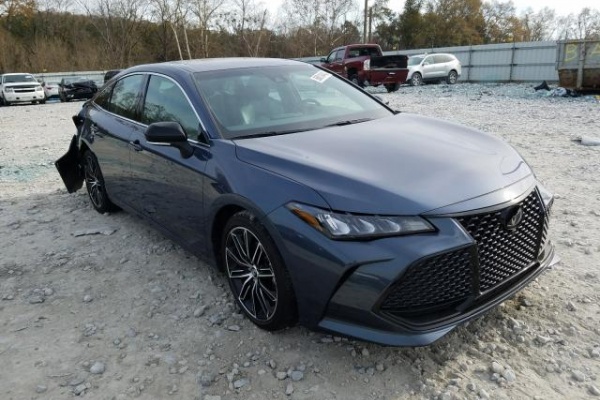фото Toyota AVALON XLE