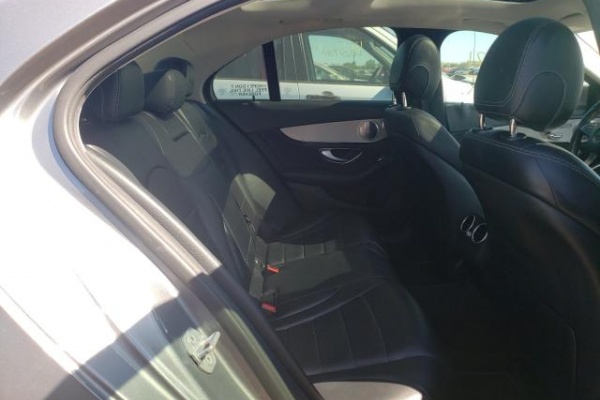 фото Mercedes-Benz C 300 4MATIC