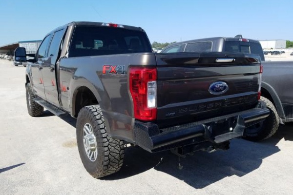фото Ford F-350 SUPER DUTY
