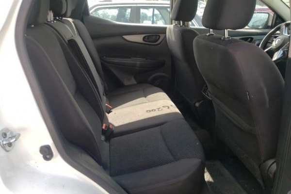 фото Nissan Rogue SPORT S