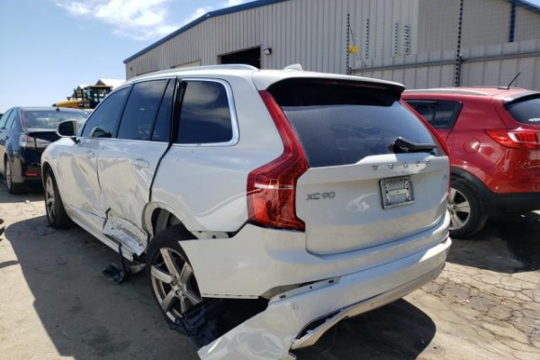 фото Volvo XC90 T5