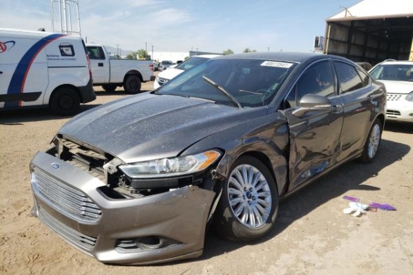 фото Ford Fusion SE HYBRID