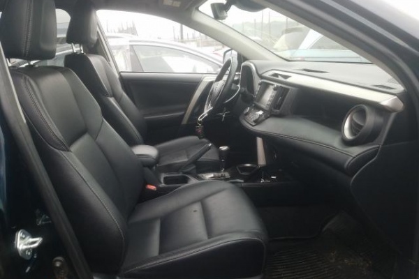 фото Toyota RAV4 HV LIMITED