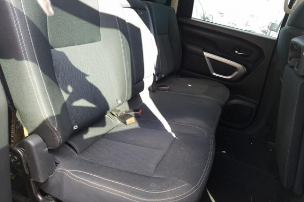 фото NISSAN TITAN