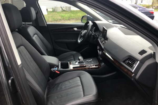 фото Audi Q5 PREMIUM