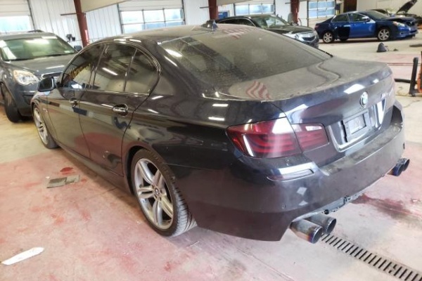 фото BMW 550 XI